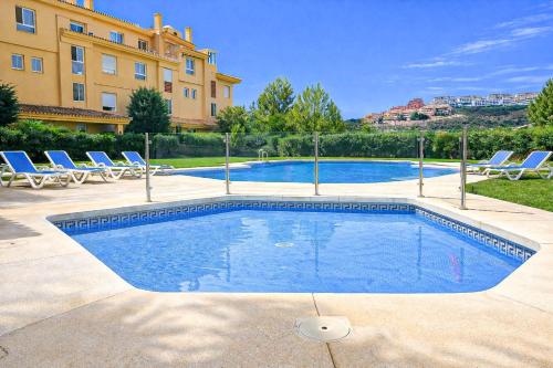 1 bed penthouse apt in Calahonda