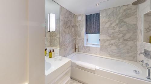 Cheval Knightsbridge photo 126