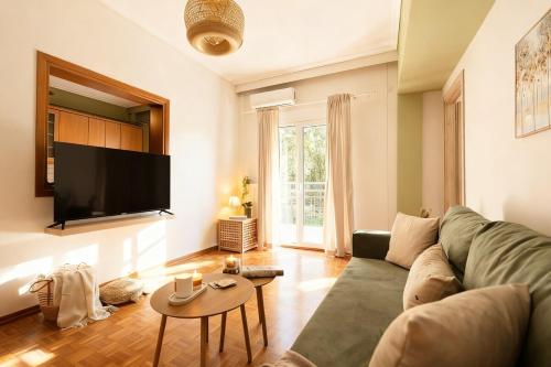 Spacious Modern Apartment with Balcony