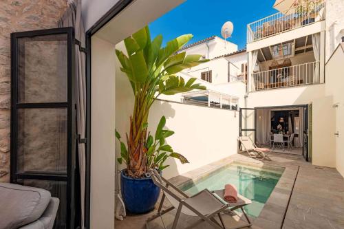 Villa Roser Vell by Sealand Villas