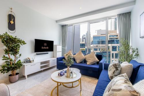1B by Marasi Drive Close to Downtown Attractions