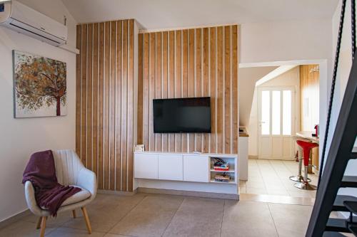ADRIATIC GALLERY APARTMENT by DuHomes
