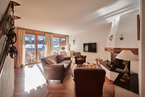 Alpine Hideaway Front-Row Jungfrau Views