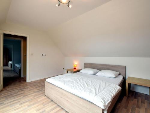Ένα ή περισσότερα κρεβάτια σε δωμάτιο στο Holiday Home in Hastière with Meuse Valley Views