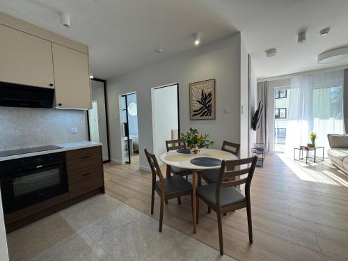 4SUMMER La Perla Apartment I Blisko morza, parking, 2 sypialnie i salon I Nahe am Meer, Parkplatz, 2 Schlafzimmer und Wohnzimmer