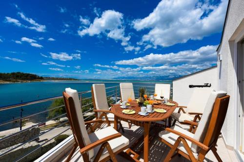 Marcela Sea front Center Luxury