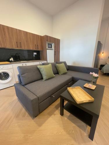 Esther Suite Home