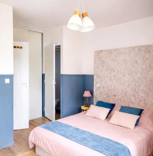 Llit o llits en una habitació de La petite forêt