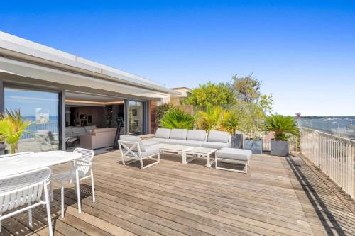 REF 2043 - Cannes Penthouse with panoramic sea view for rent