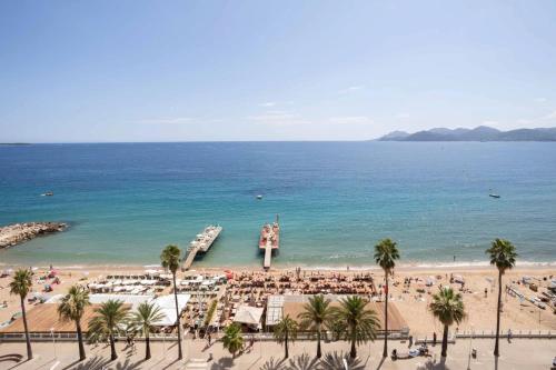 REF 2043 - Cannes Penthouse with panoramic sea view for rent