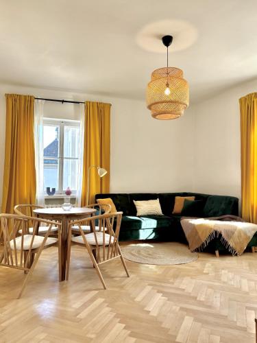 Heart of Warsaw Old Town Apartment