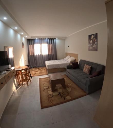 Sandy Land Entire Apartment I Beach Access I WI FI Central