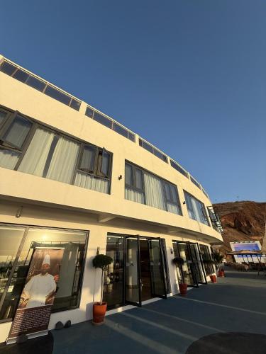 El edificio en el que está el hotel