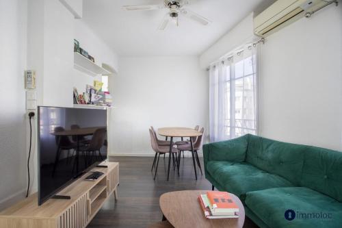 Air-conditioned apartment