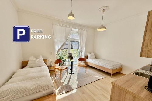Fiorella Airport Apartment with Garden