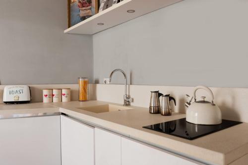 Campo de Fiori Bright Apartment