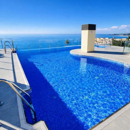 Luxury Duplex Infinity Pool - EHHouse