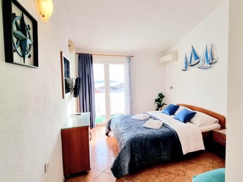Sea View 100m to Beach Apartments Skoric Fanatic Primošten