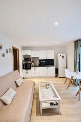 Boulouris, Near Beach & Terrace - 3 People