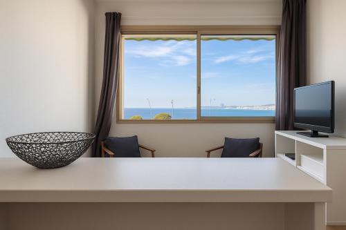 Luminous apartment with sea view in La Ciotat