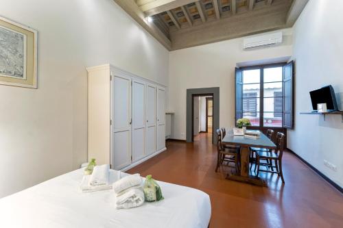 UNYCA- Elegant Apartment "Santo Spirito"