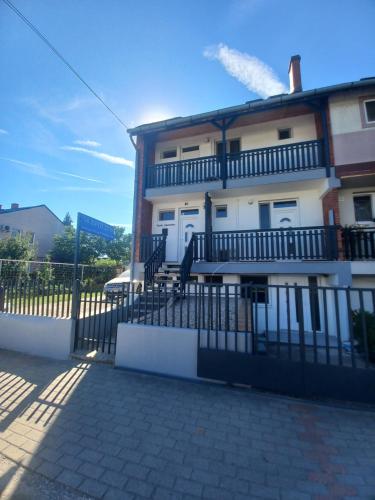 Pusztai Apartmanház