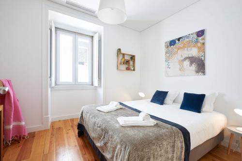 Cascais centre, bright 65m2 apartment T2 at the perfect location