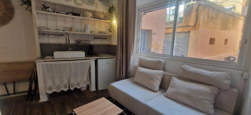 small authentic studio in the heart of the city center