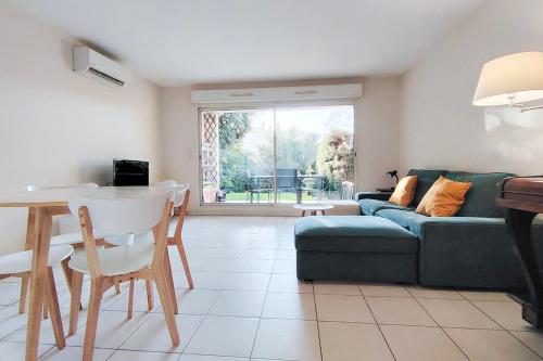 Charming & bright flat with AC Garden 300m and Closed Garage - BENAKEY