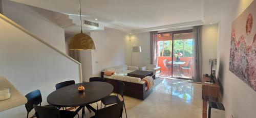 Beachside penthouse with top floor terrace and garage