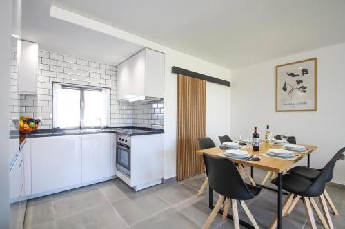 Apartment Lily - com Piscina perto da Praia em Albufeira