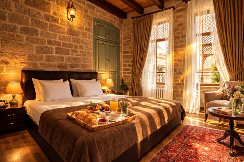 Sazeli Courtyard Hotel