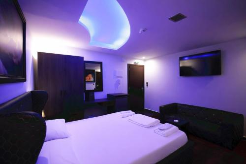 Comfort Room 216 - Castle De Paris