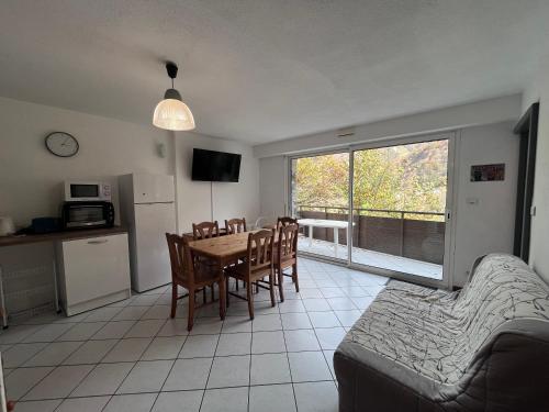 Apartment with view and parking - Fruitière
