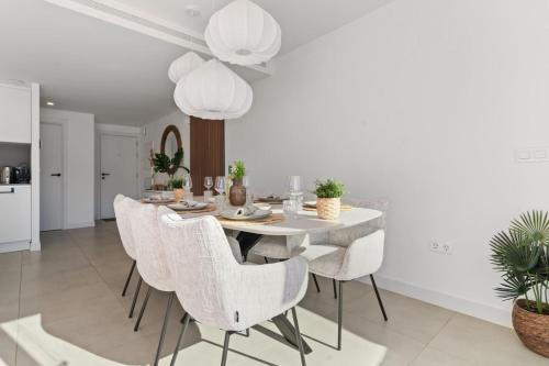 Estepona Retreat 3BR with Ocean Views - Fitness, Pool and Wellness Access photo 10