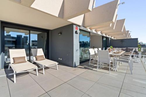 Estepona Retreat 3BR with Ocean Views - Fitness, Pool and Wellness Access photo 14