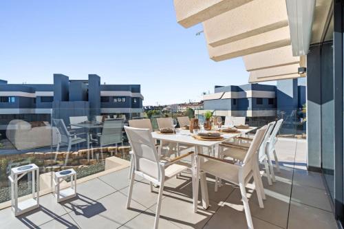 Estepona Retreat 3BR with Ocean Views - Fitness, Pool and Wellness Access photo 17