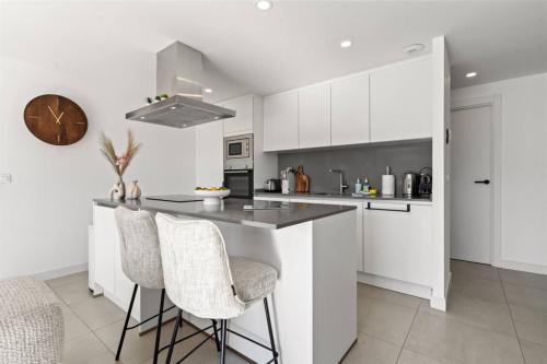 Estepona Retreat 3BR with Ocean Views - Fitness, Pool and Wellness Access photo 18