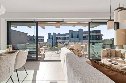 Estepona Retreat 3BR with Ocean Views - Fitness, Pool and Wellness Access photo 19