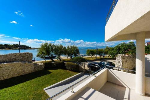 Anica Sea front Center Luxury