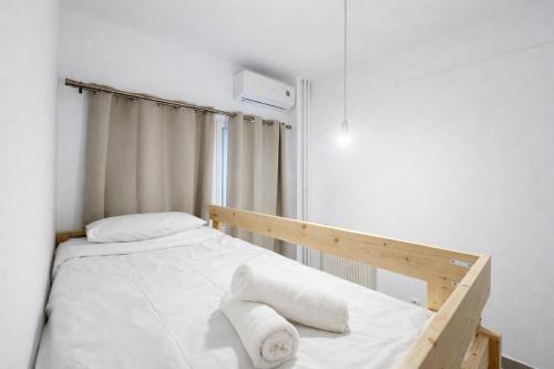 Piraeus Port Steps Away - Ground Floor Apt By ΜΡS