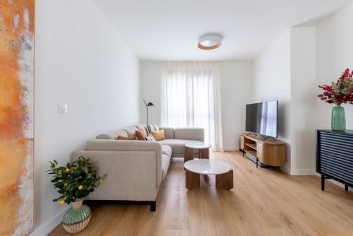 Three bedroom duplex with terrace and pool