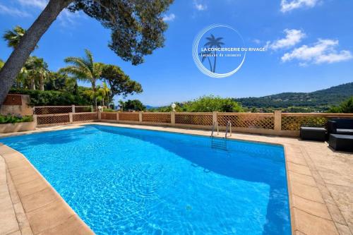 Villa Le Sud - Piscine - Vue dégagée et aperçu mer