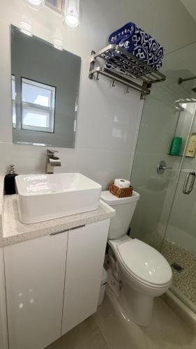 Comfortable modern apartment- central location. photo 38