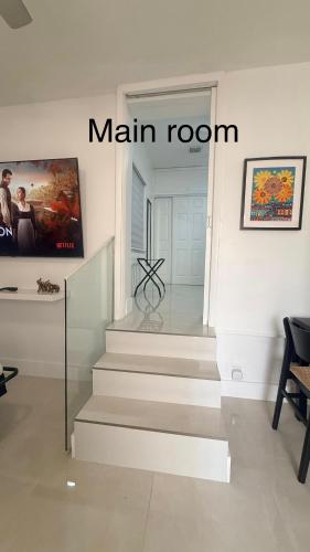 Comfortable modern apartment- central location. photo 21