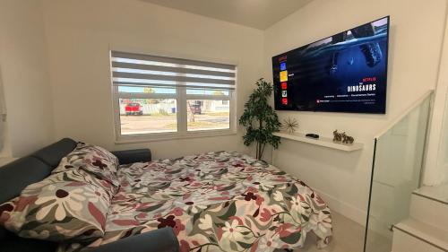 Comfortable modern apartment- central location. photo 7