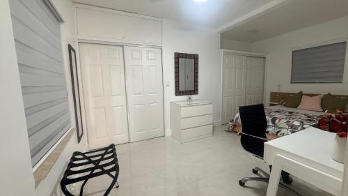 Comfortable modern apartment- central location. photo 25