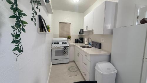 Comfortable modern apartment- central location. photo 26