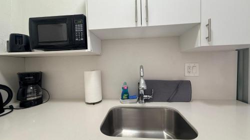 Comfortable modern apartment- central location. photo 27