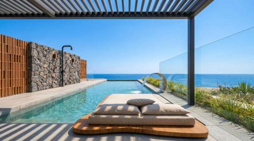 Lapis Nera Villas - Beachfront & "Free" Heated Pools
